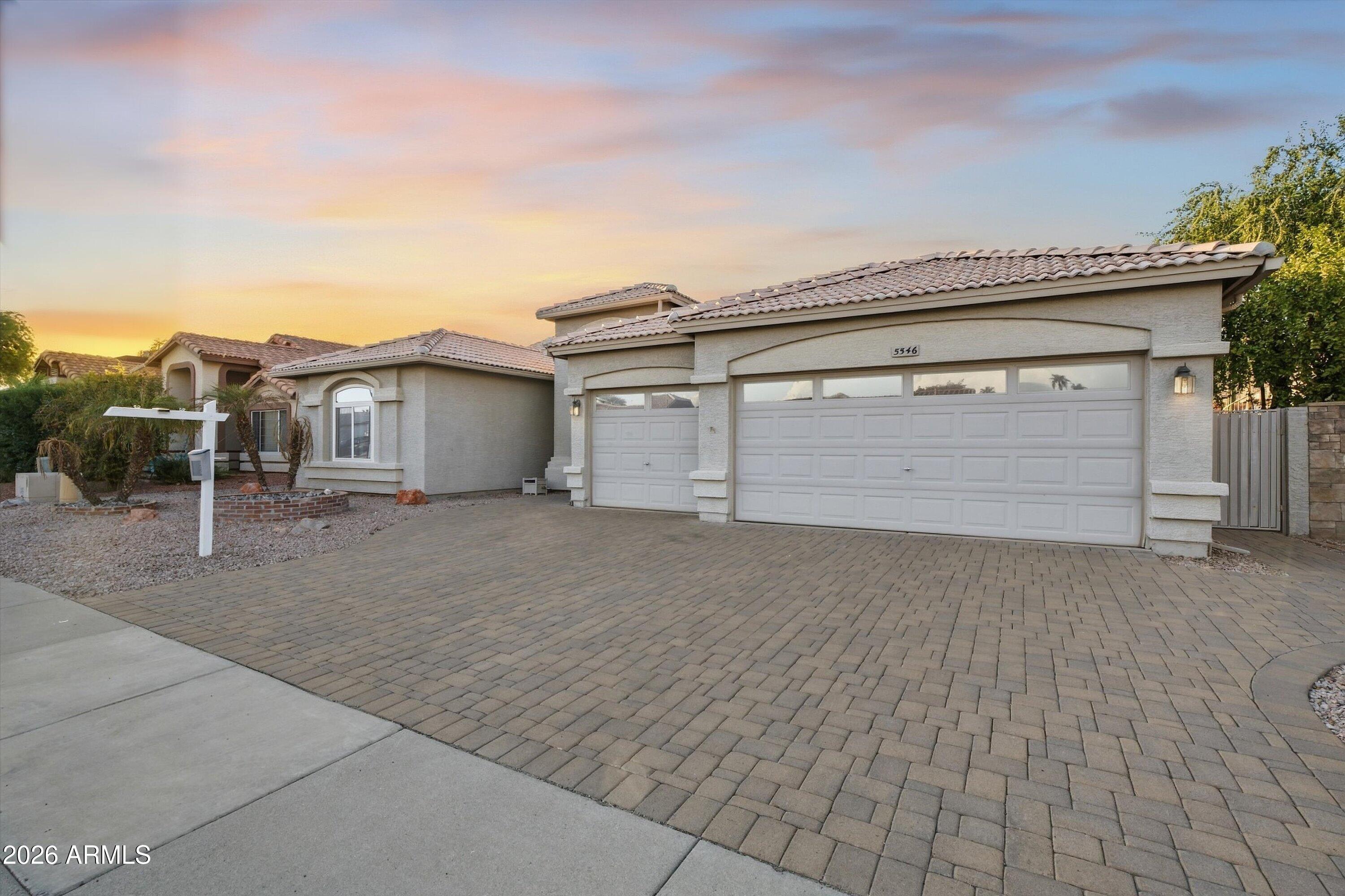 5546 W LONE CACTUS Drive