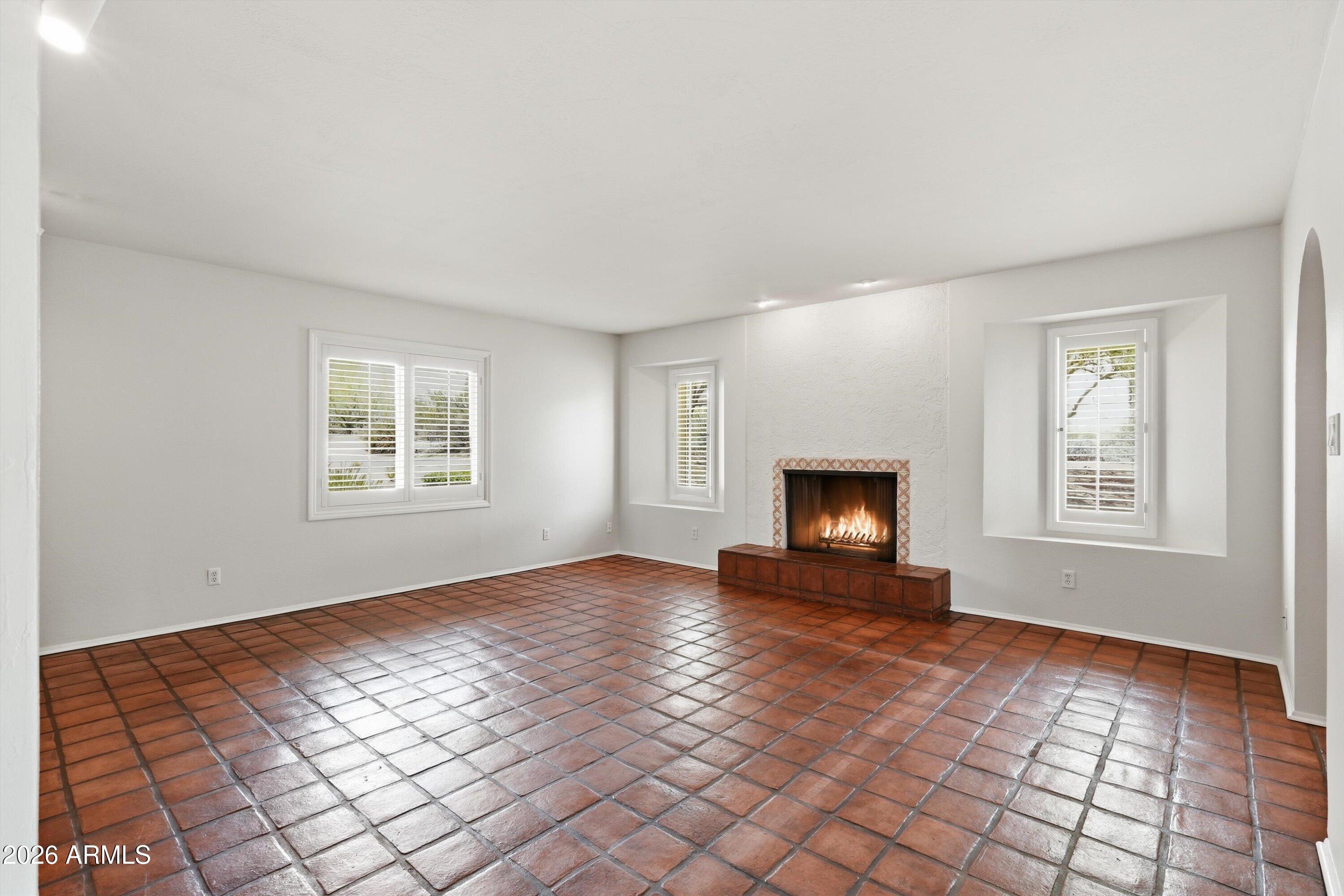 7666 E ROCKING CHAIR Road
