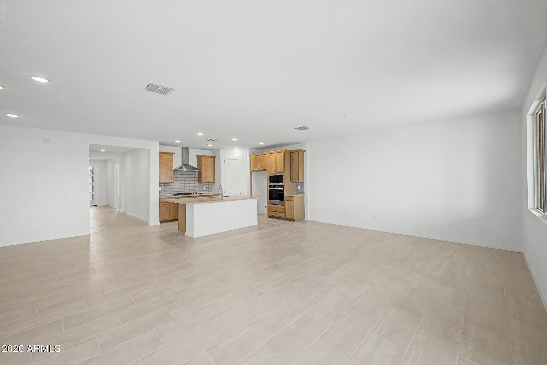 19416 W LOMA Lane