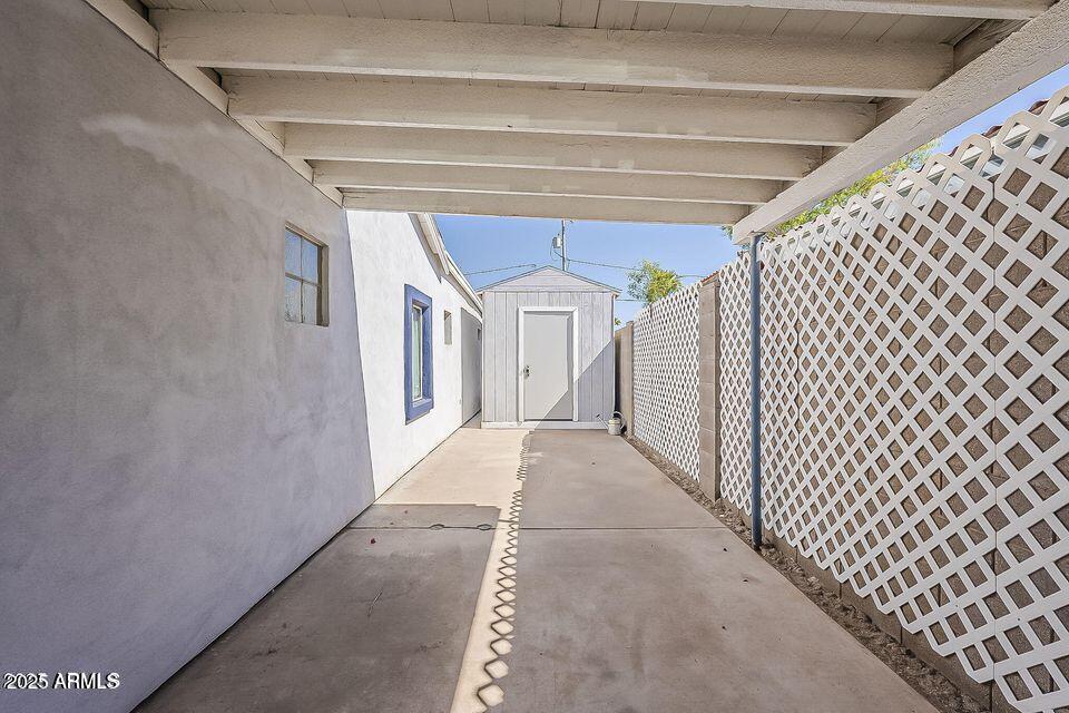 1422 E WINDSOR Avenue