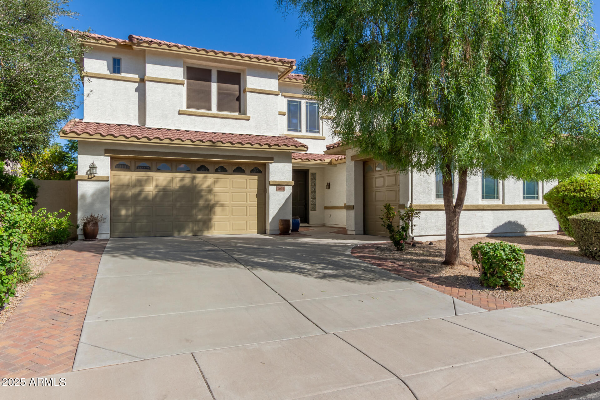 1634 W PELICAN Court