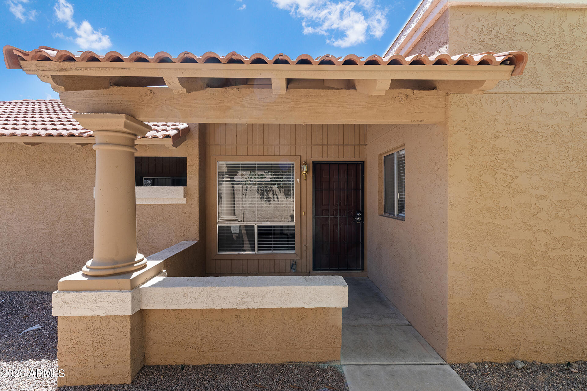 330 W TONOPAH Drive 5