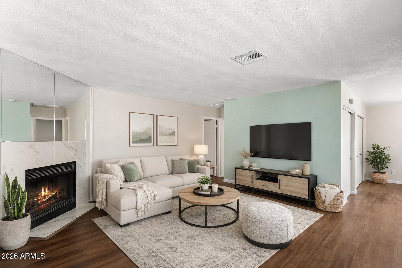 330 W TONOPAH Drive 5