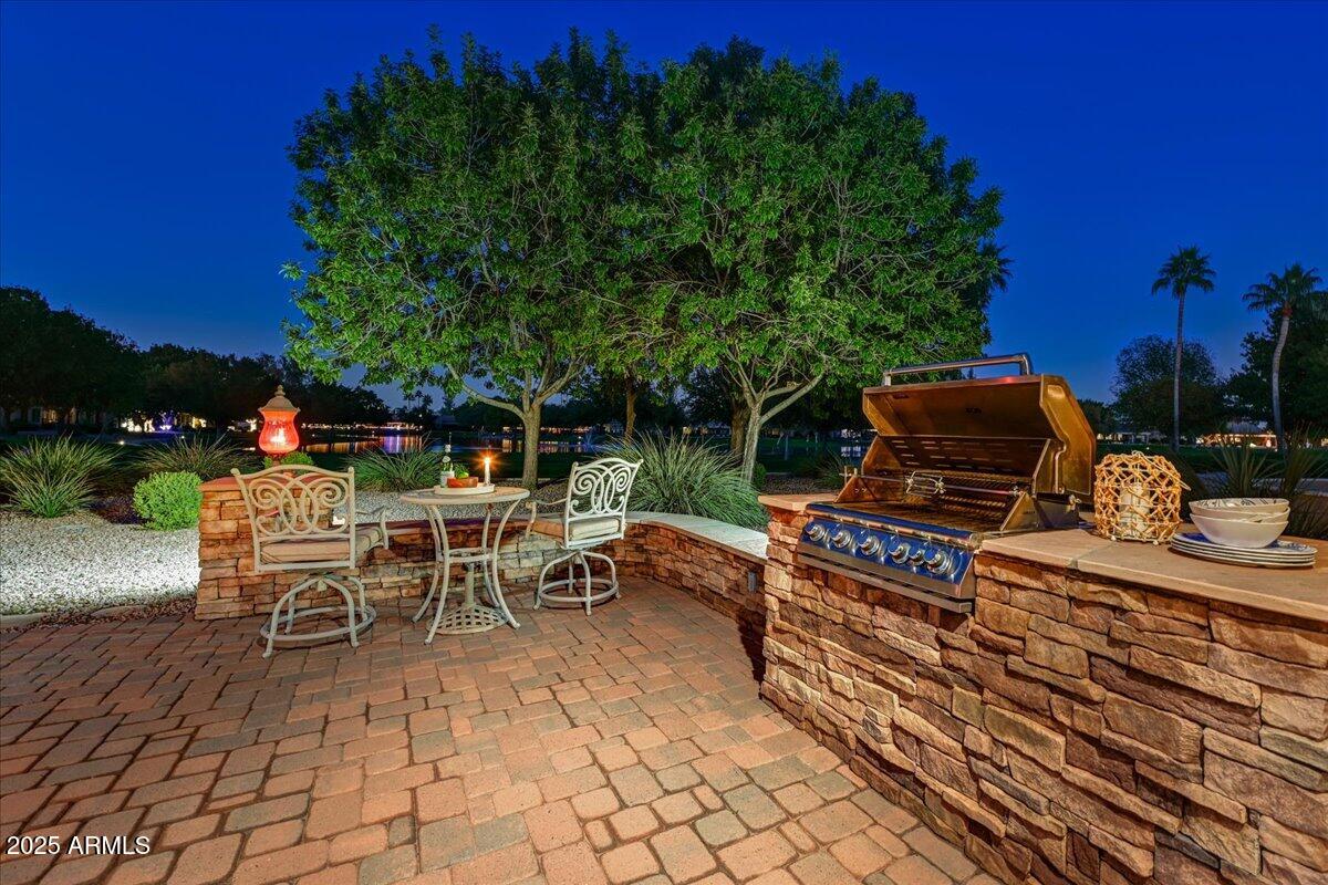 8828 E SUNRIDGE Drive