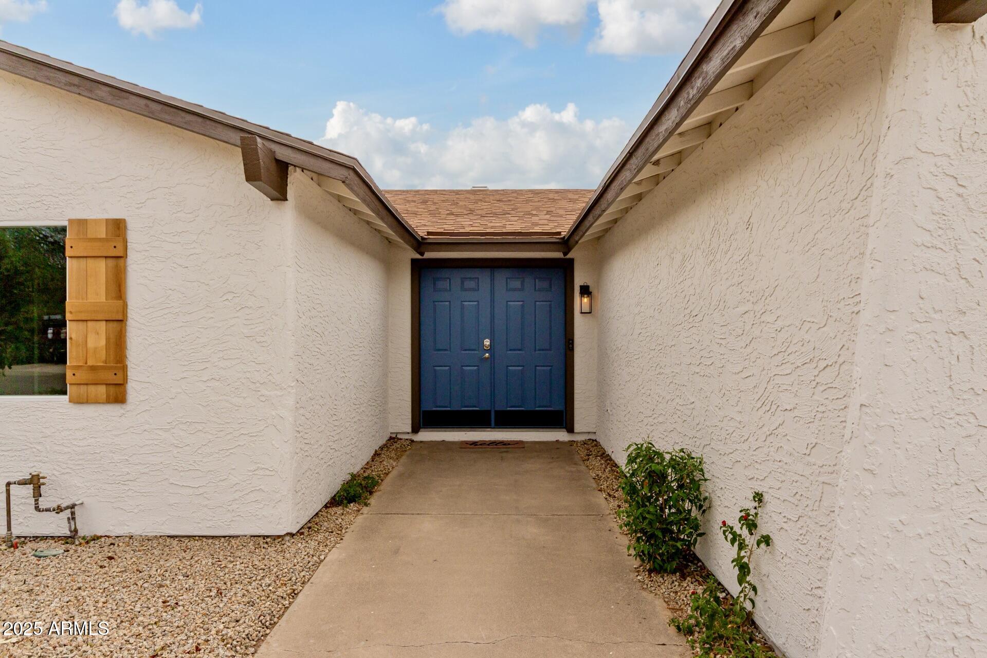 10705 E MERCER Lane