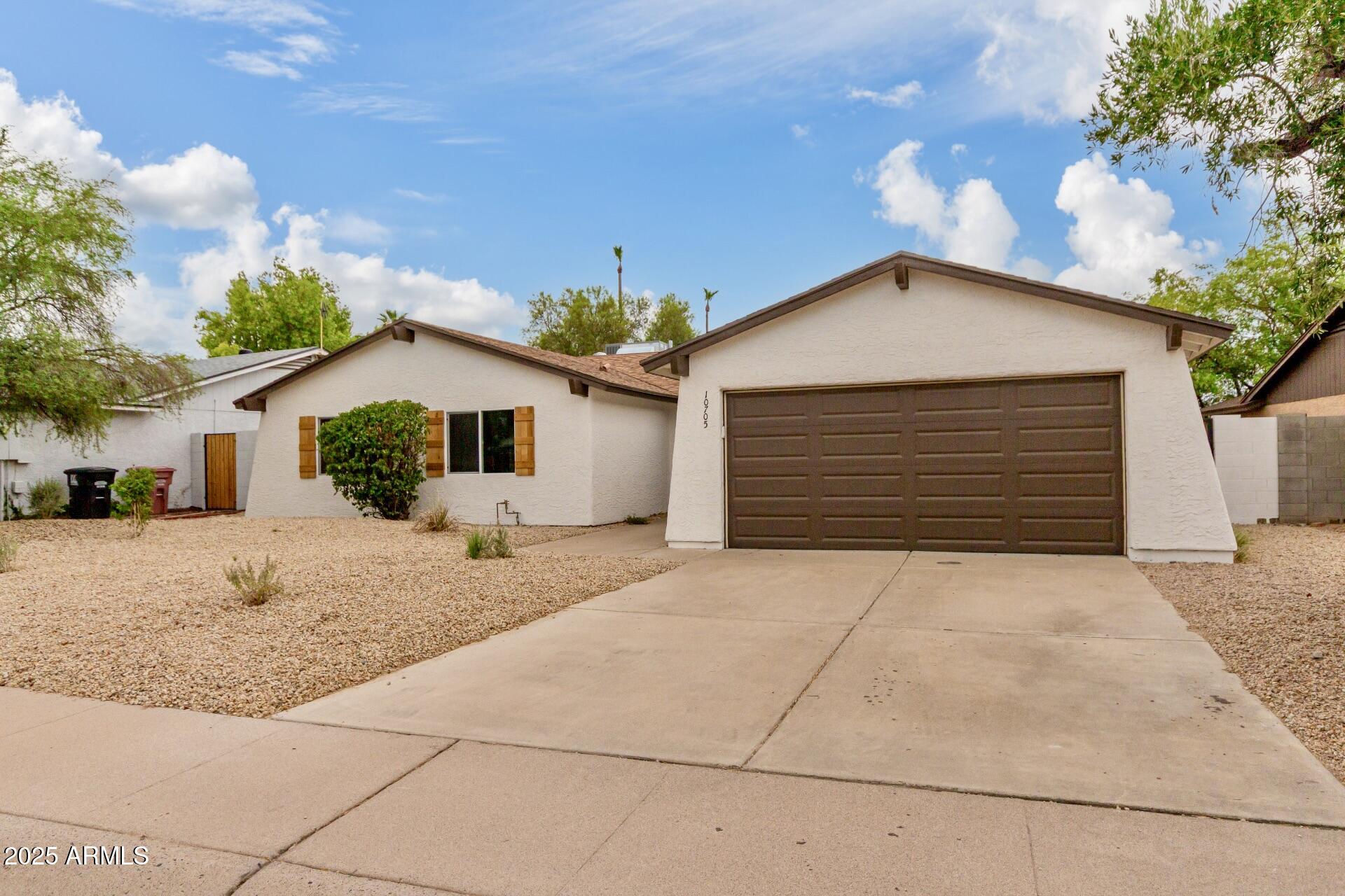 10705 E MERCER Lane