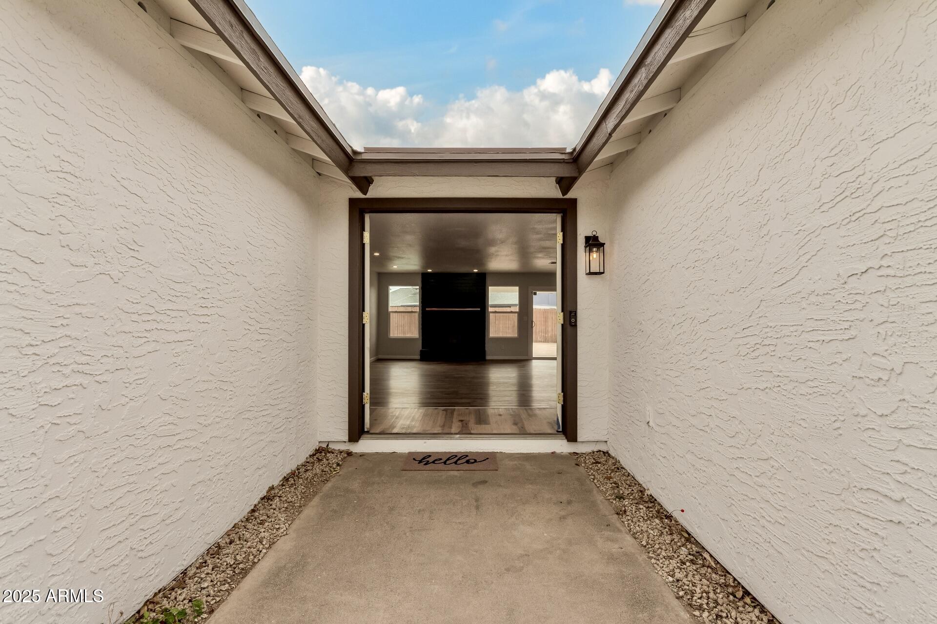 10705 E MERCER Lane