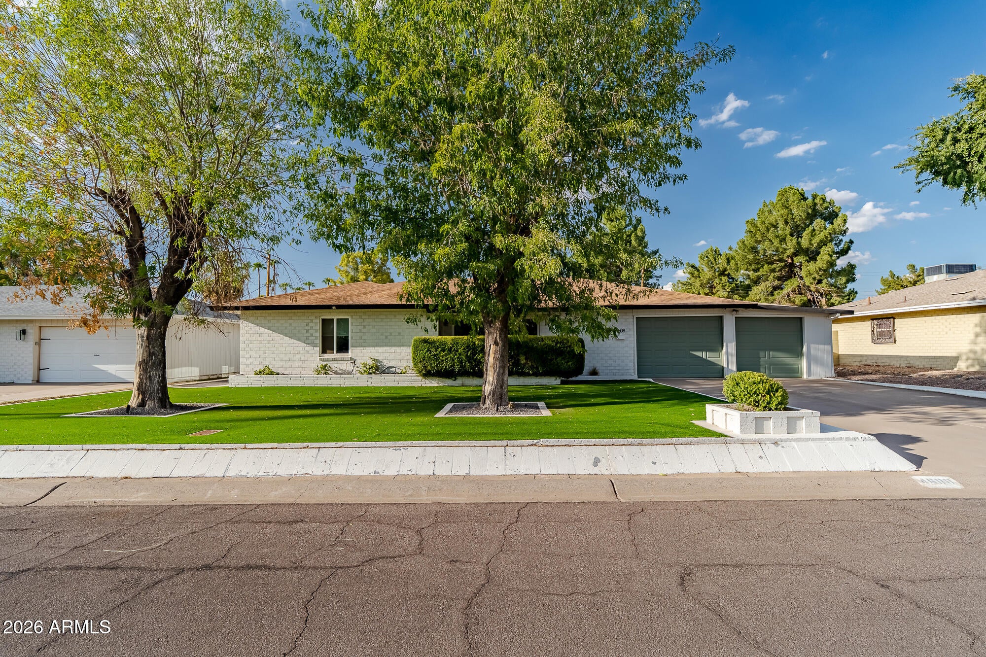 4608 E WILSHIRE Drive