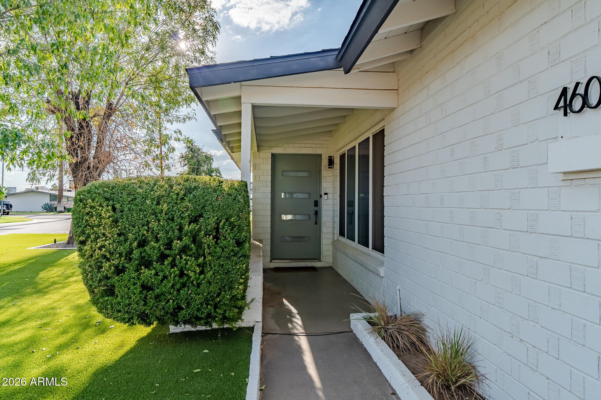 4608 E WILSHIRE Drive