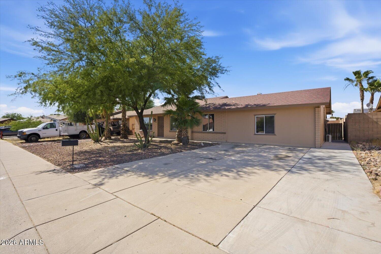 1468 W MONTOYA Lane