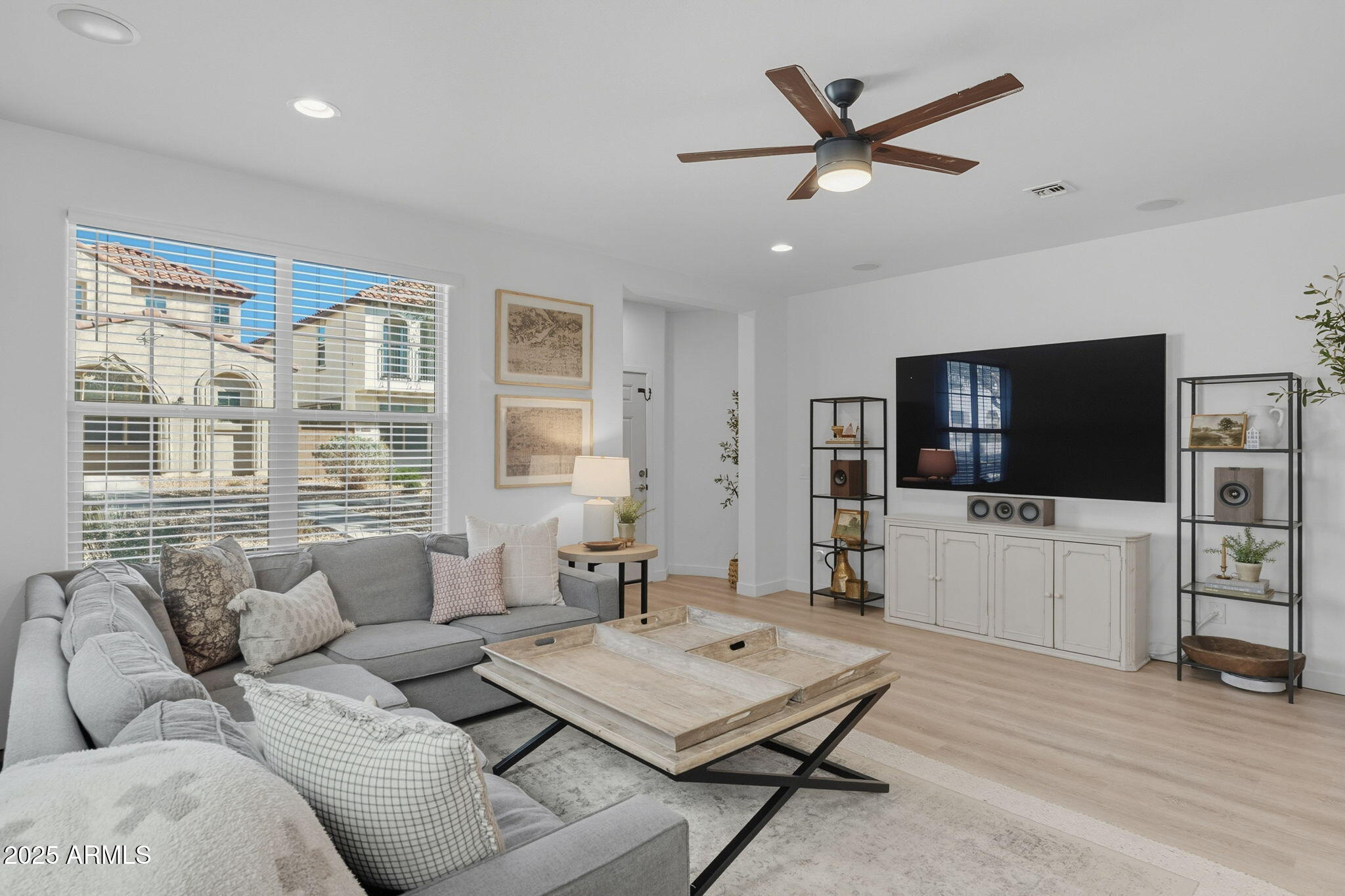 2933 N AUGUSTINE --