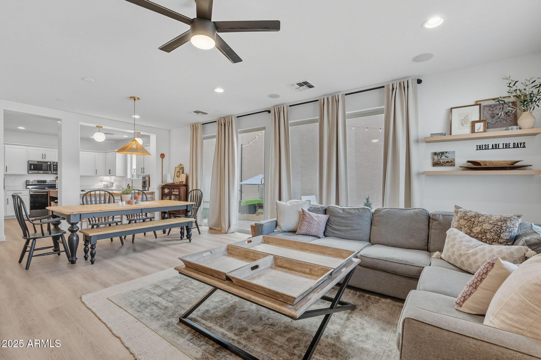 2933 N AUGUSTINE --