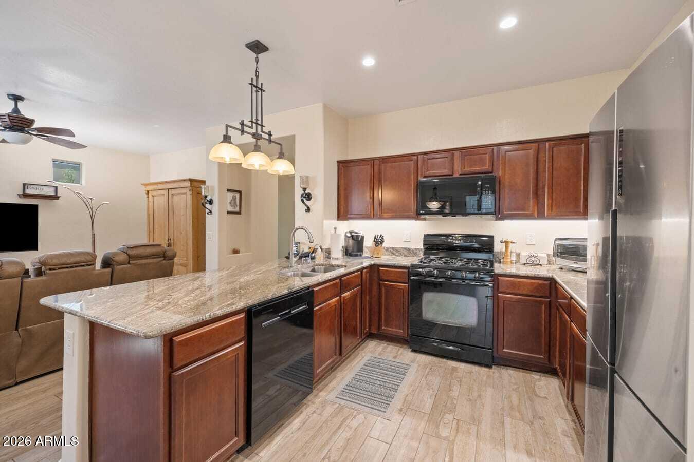 1055 N HOBBLE STRAP Lane
