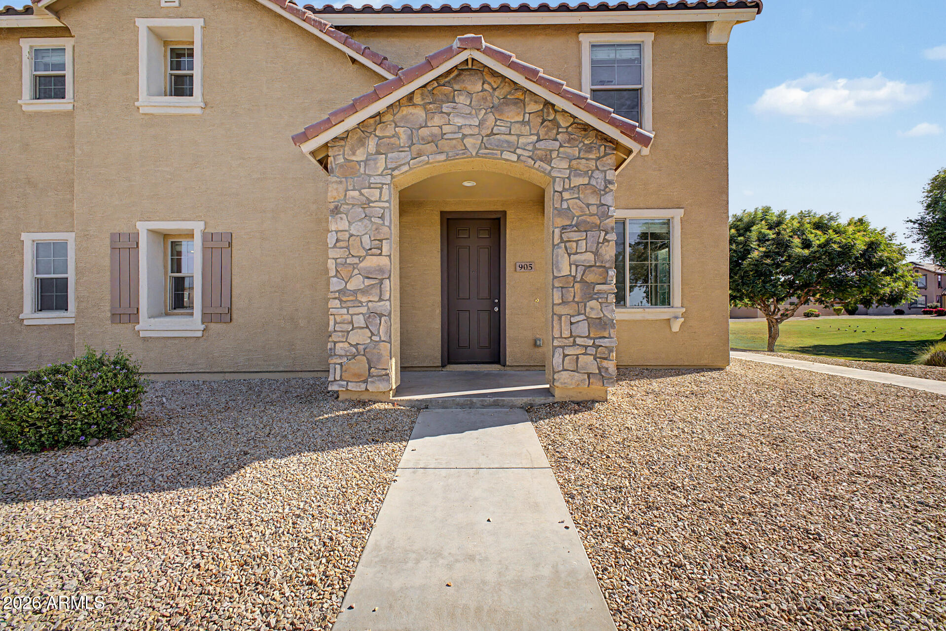 905 E AGUA FRIA Lane