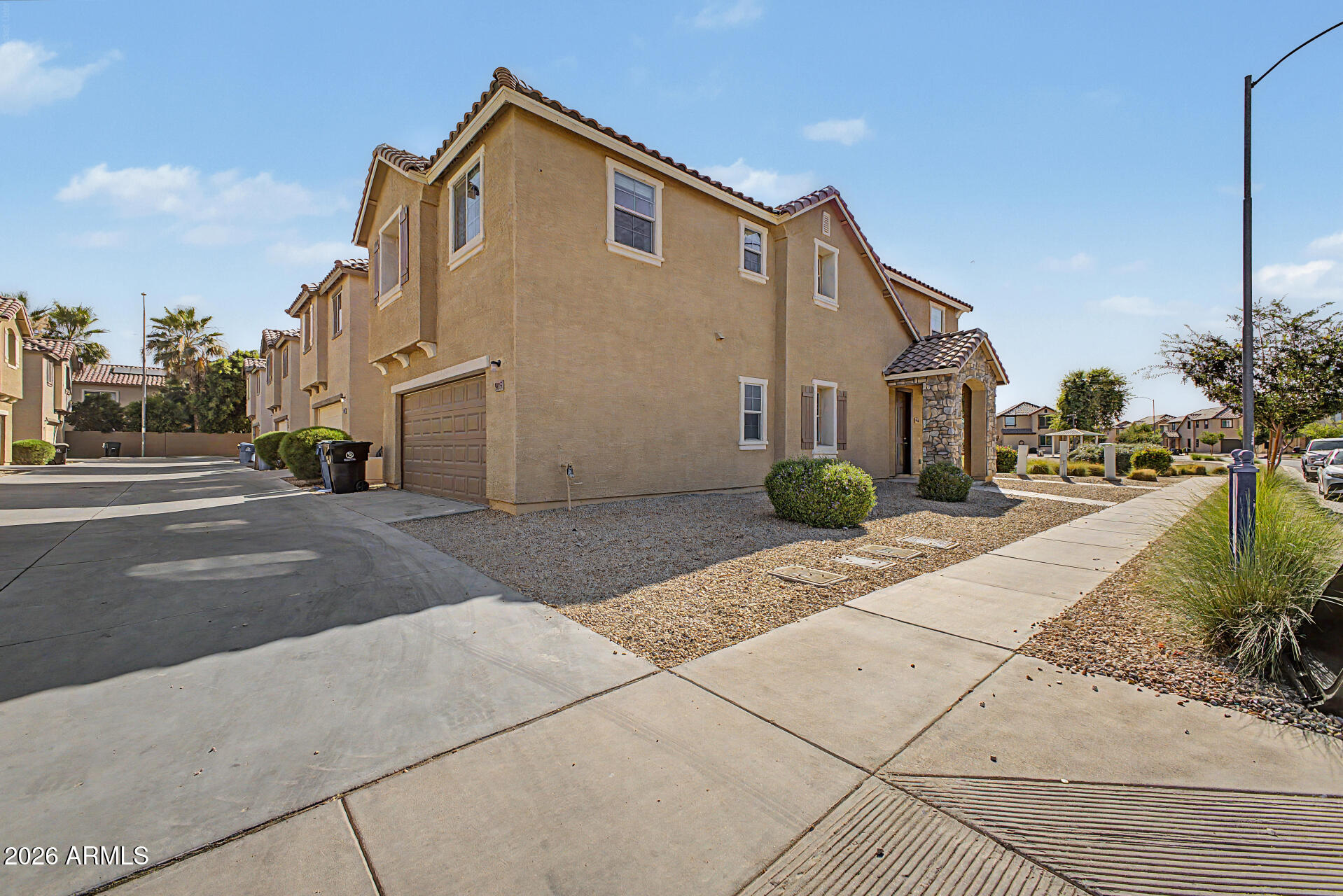 905 E AGUA FRIA Lane