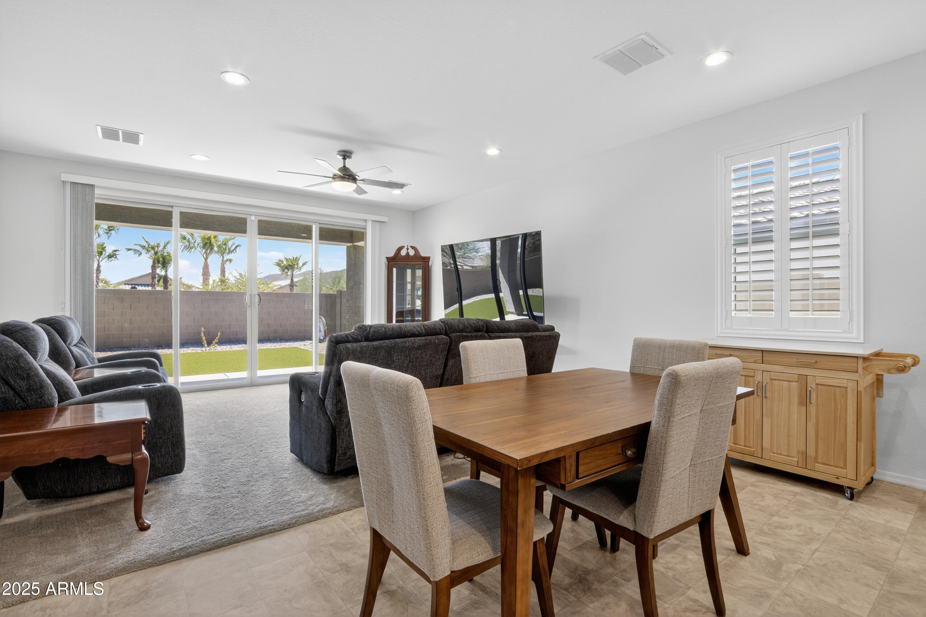 2079 E Escondido Place