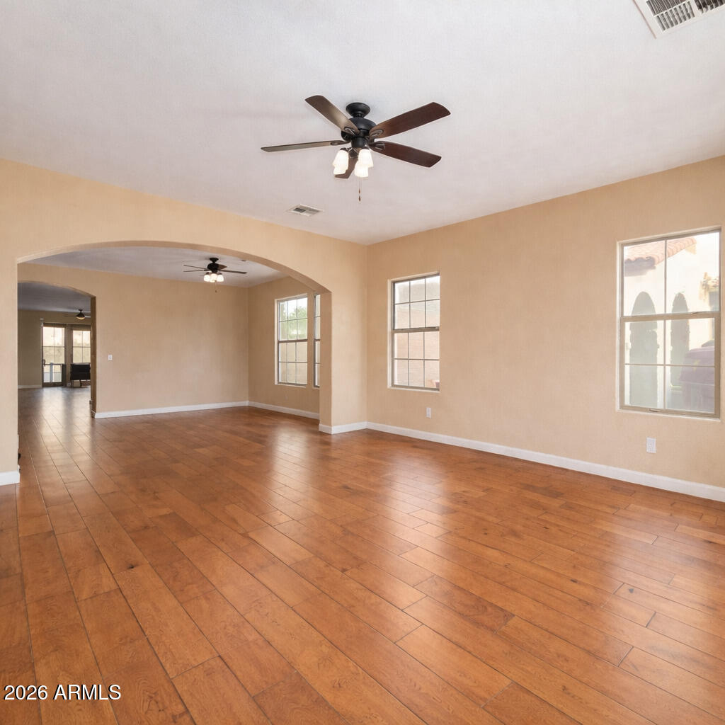 1310 E PARKVIEW Drive