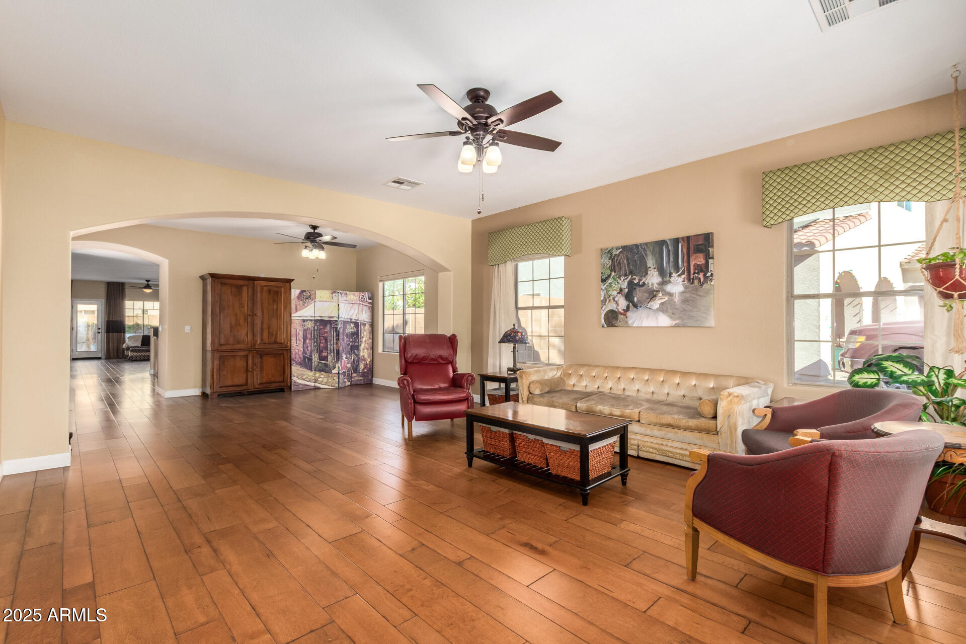 1310 E PARKVIEW Drive