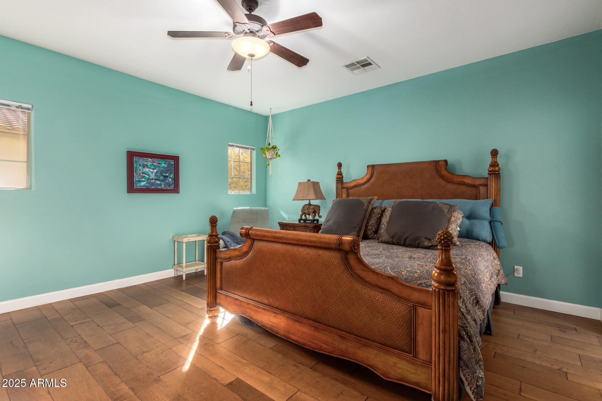 1310 E PARKVIEW Drive