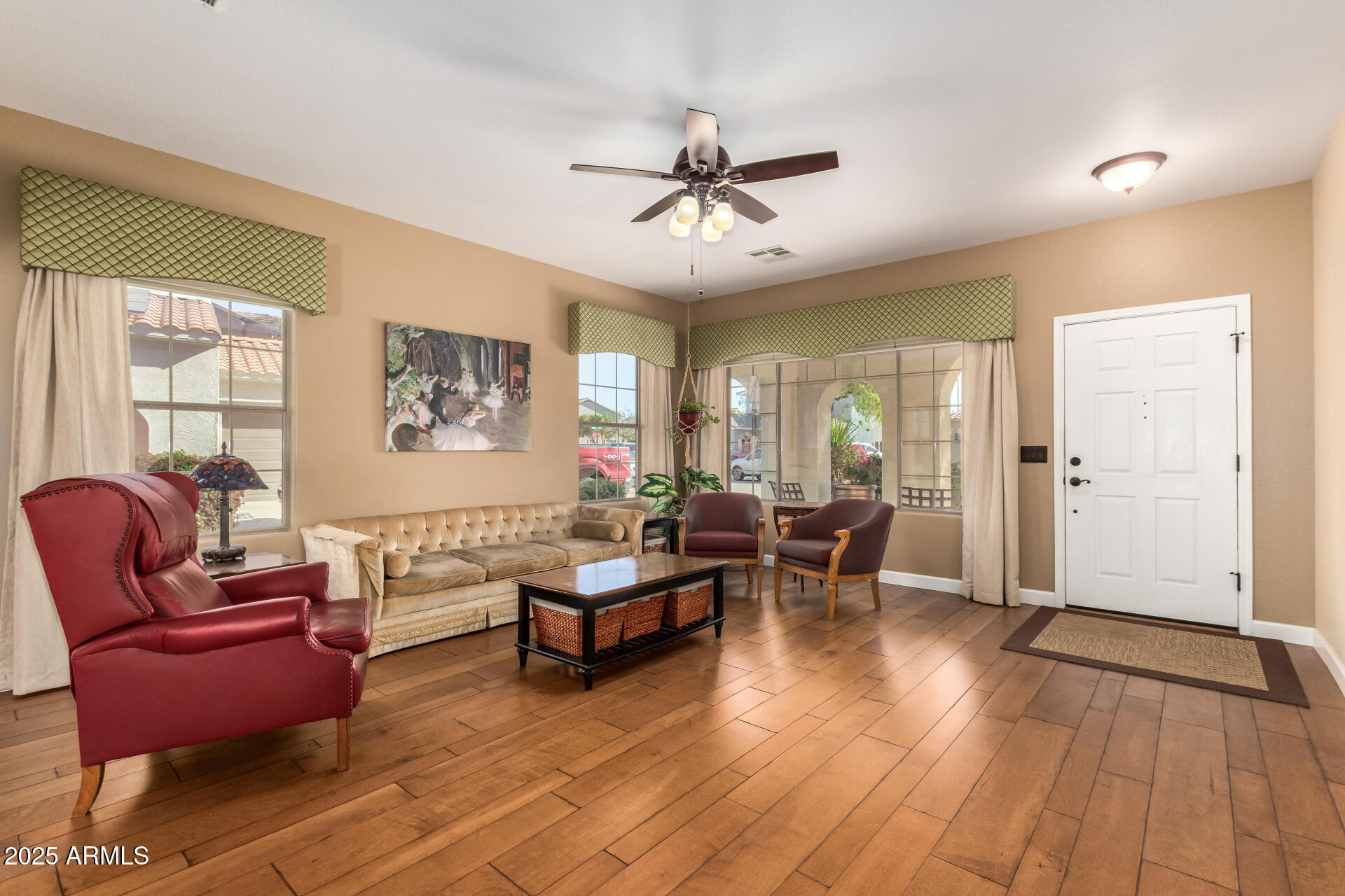 1310 E PARKVIEW Drive