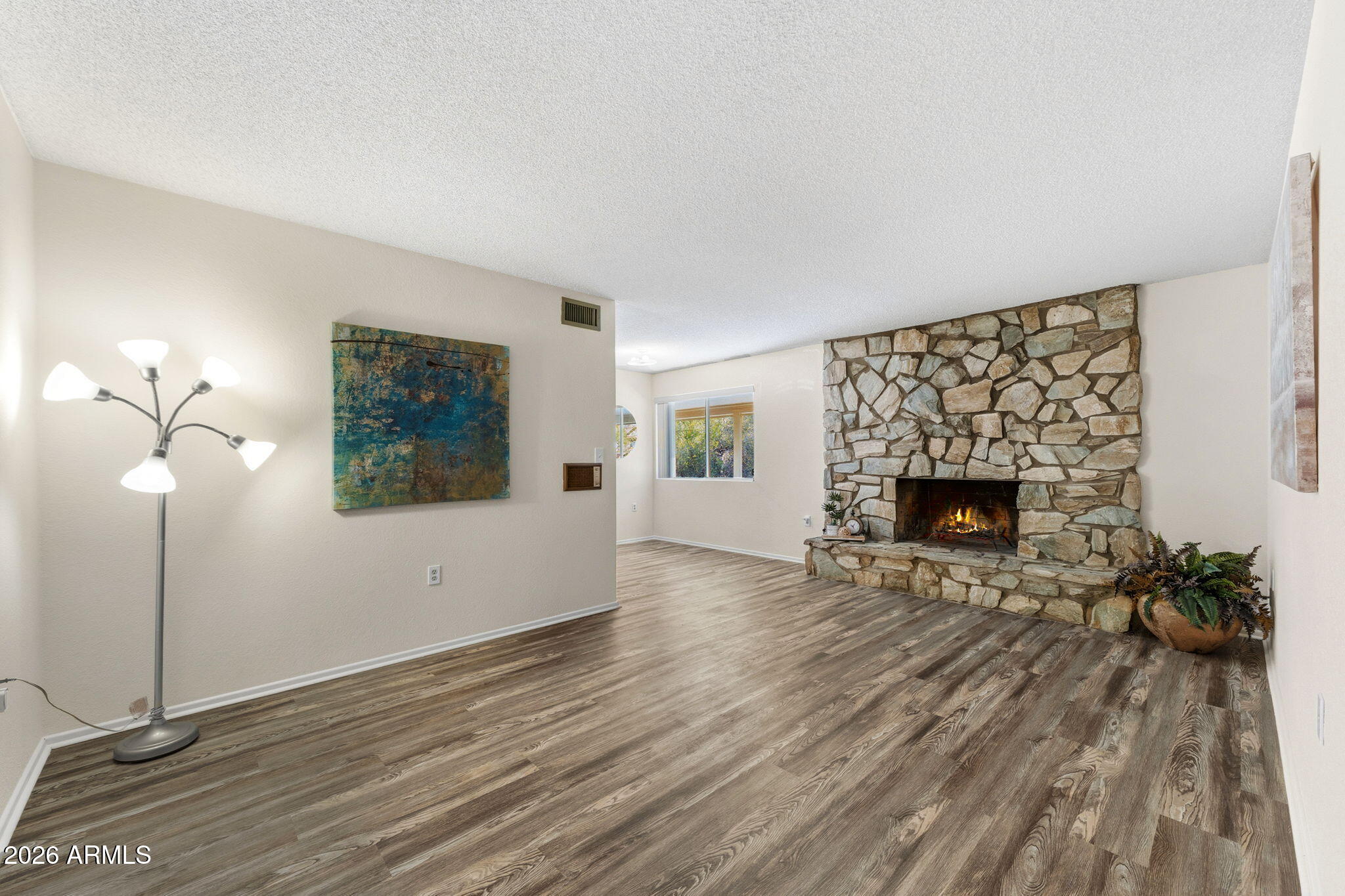 9004 E Grandview Drive