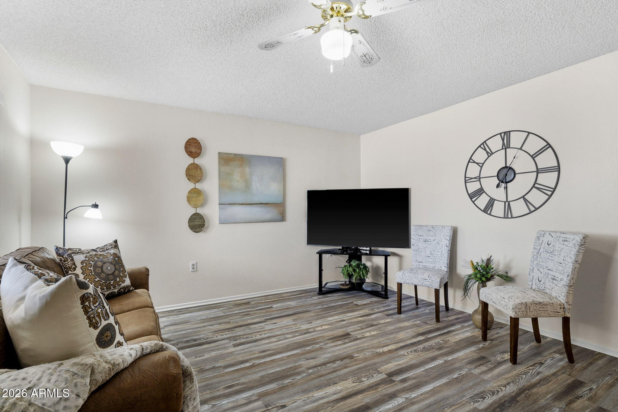 9004 E Grandview Drive