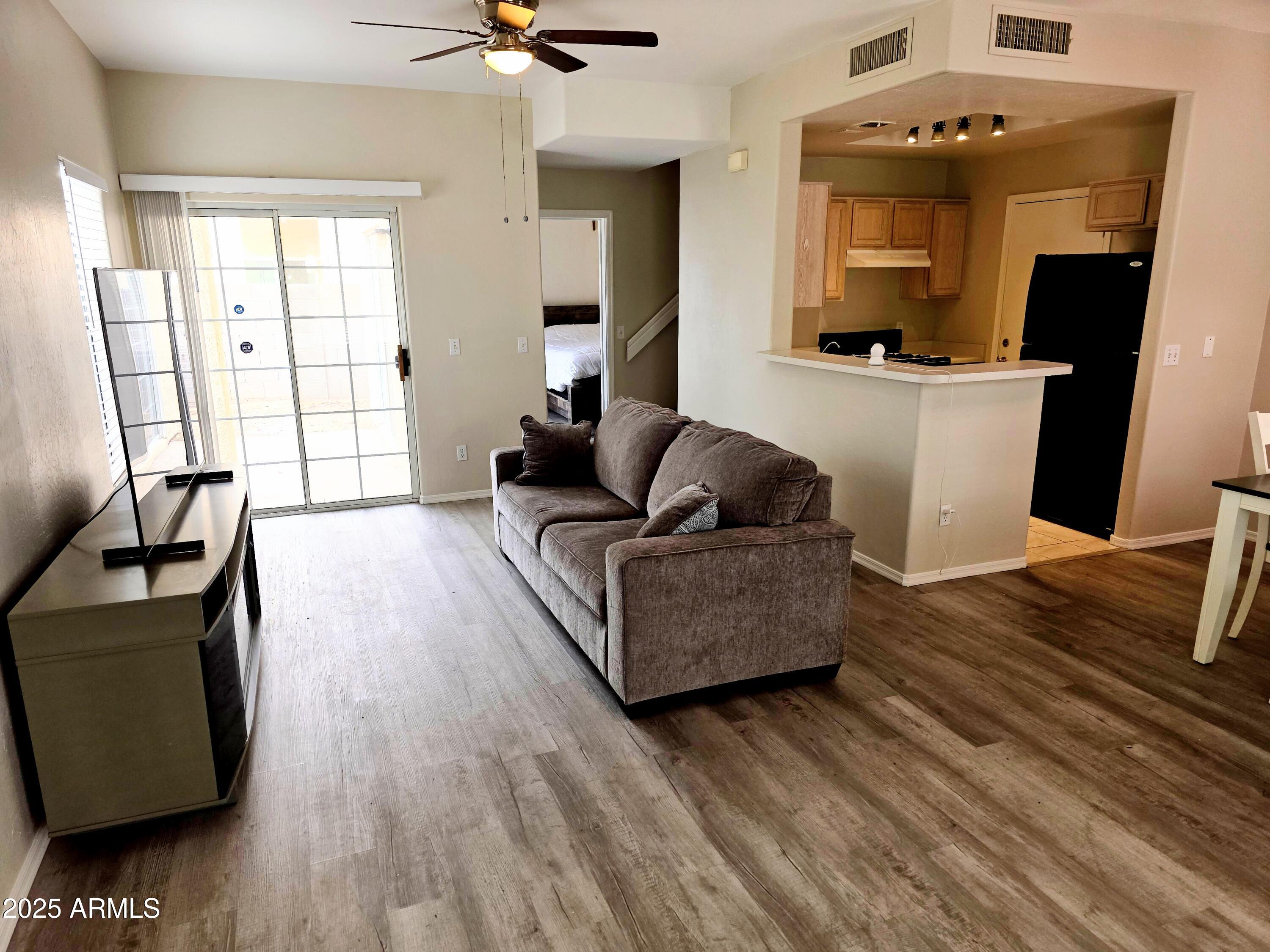 1020 W PISCES Drive