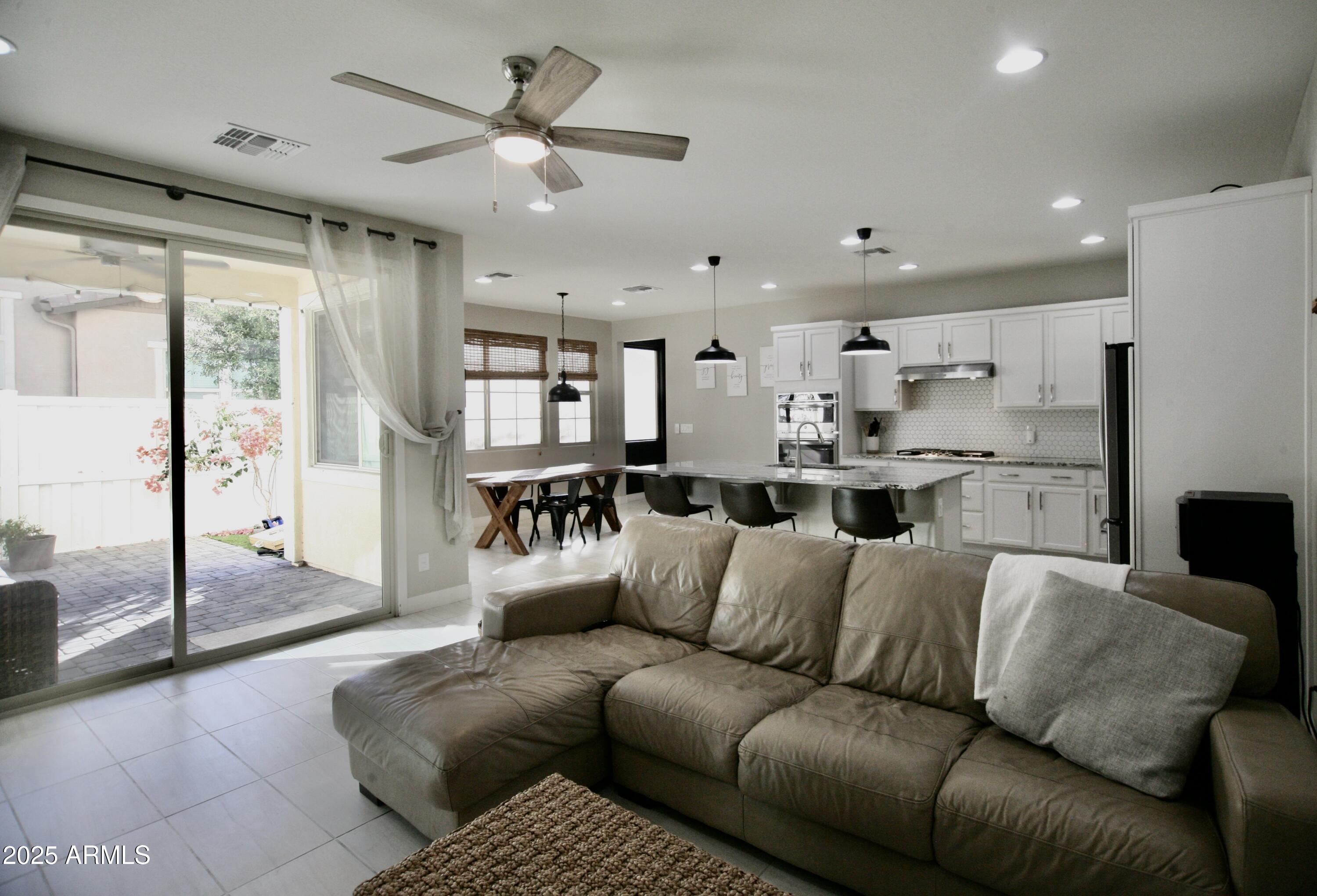2269 S OSBORN Lane