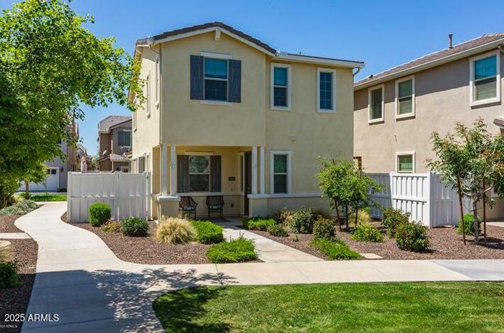 Photo of 2269 S Osborn Lane, Gilbert, AZ 85295 (MLS # 6932721)