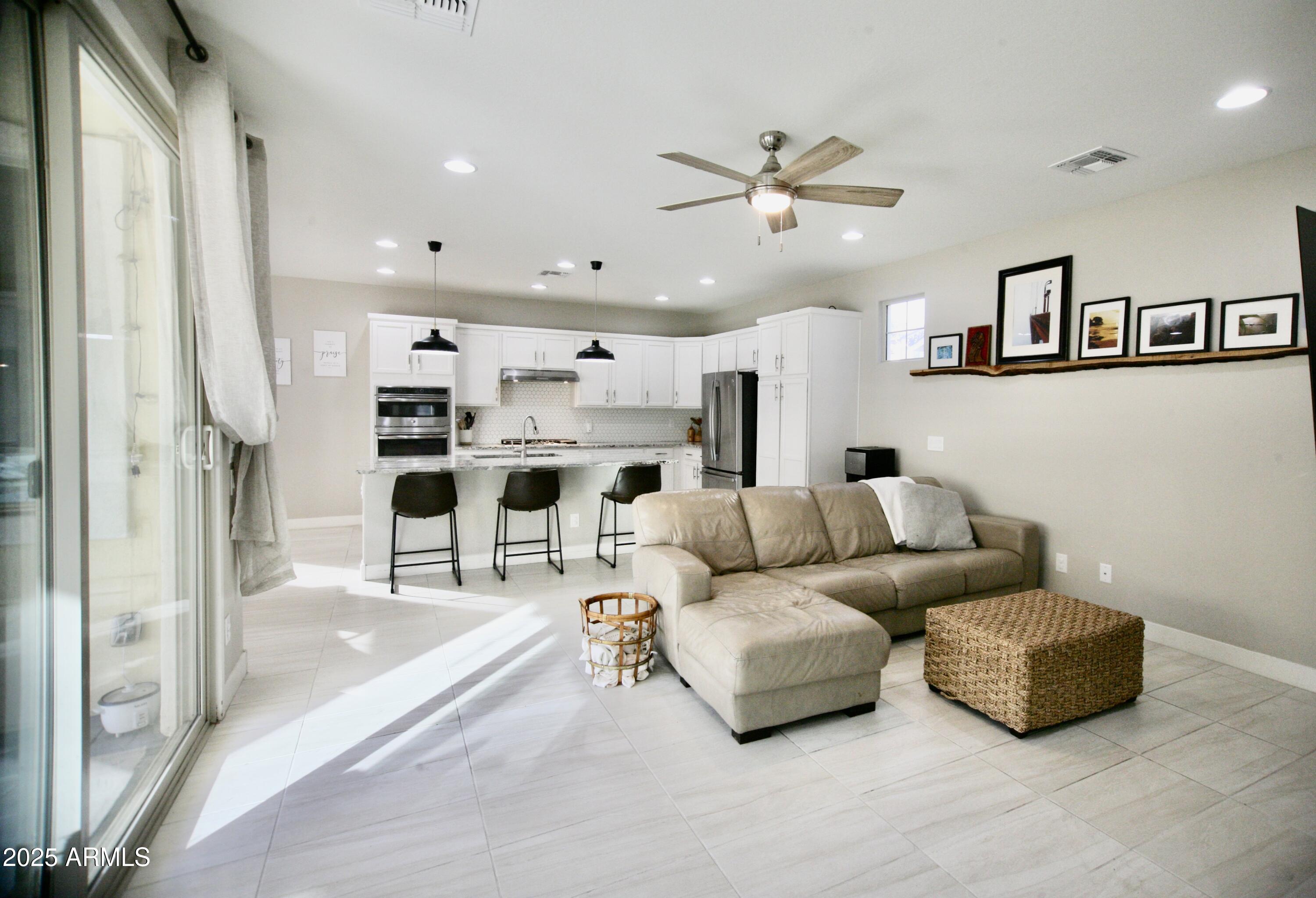 2269 S OSBORN Lane