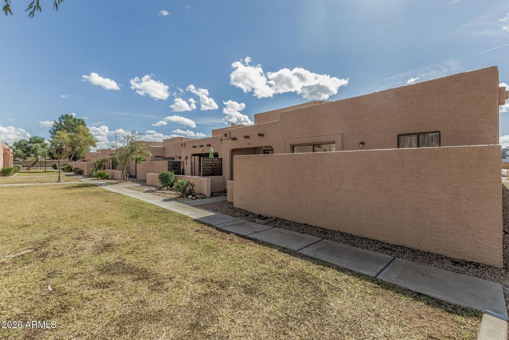 Photo of 8940 W Olive Avenue #32, Peoria, AZ 85345 (MLS # 6986048)
