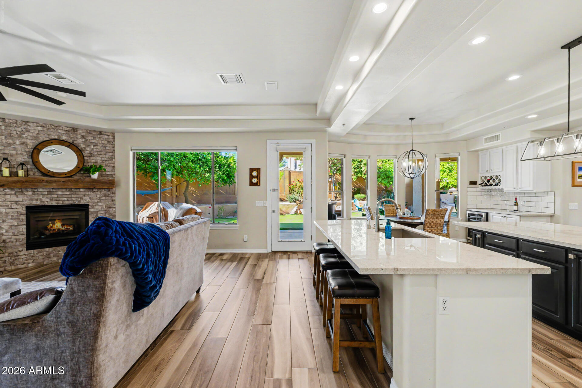 BELLA VISTA REPLAT - Residential