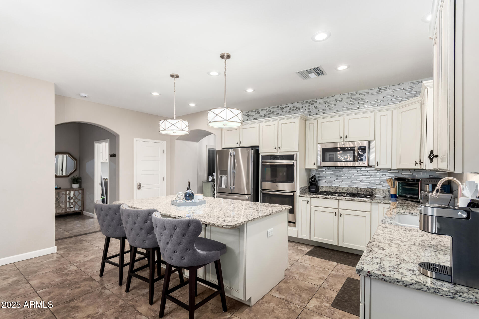 6608 W SAGUARO PARK Lane