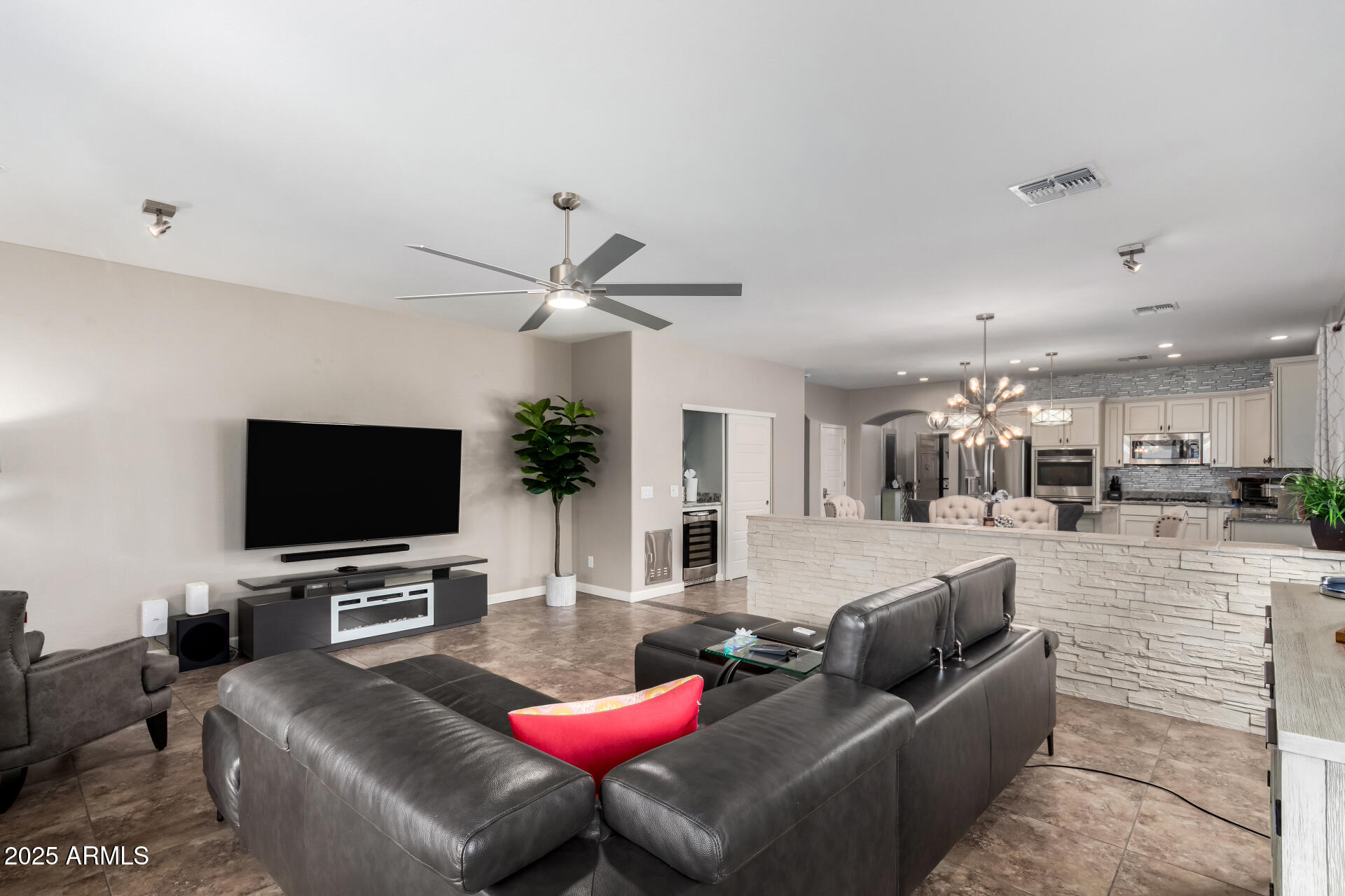 6608 W SAGUARO PARK Lane