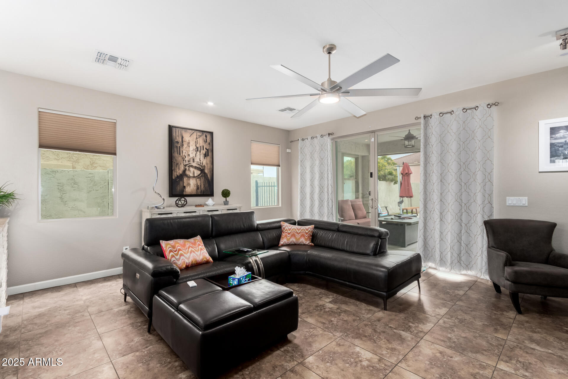 6608 W SAGUARO PARK Lane