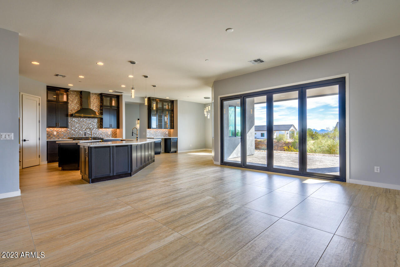 103 E QUARTZ ROCK Road