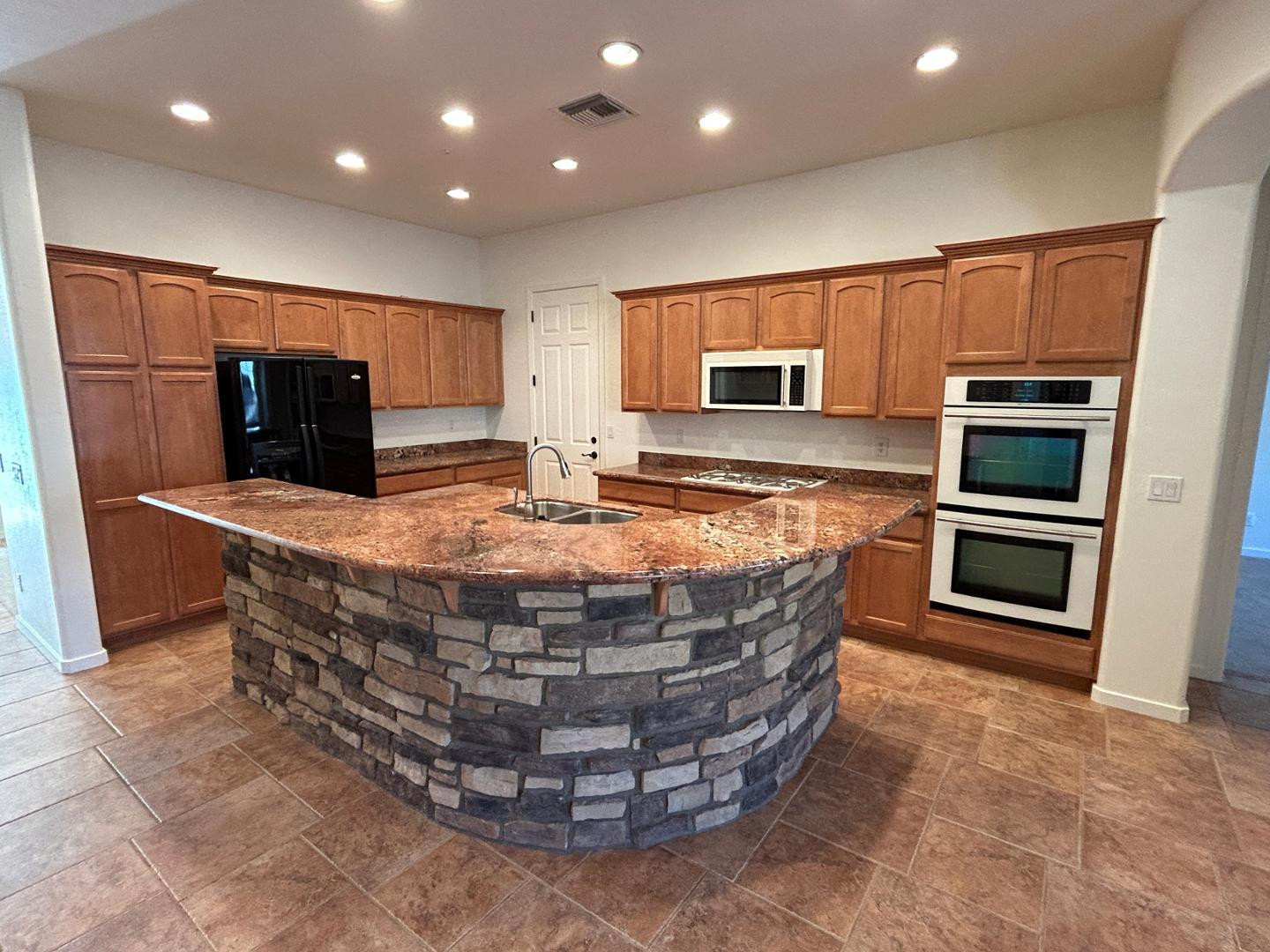 831 W Sycamore Court