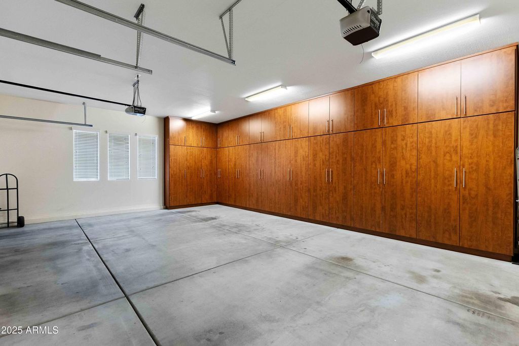listing image 103