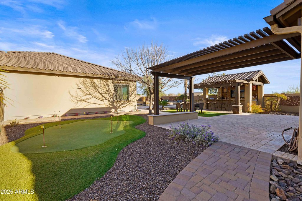 listing image 104