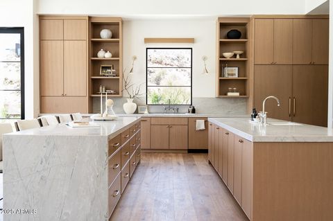 7215 N BLACK ROCK Trail Paradise Valley AZ 85253