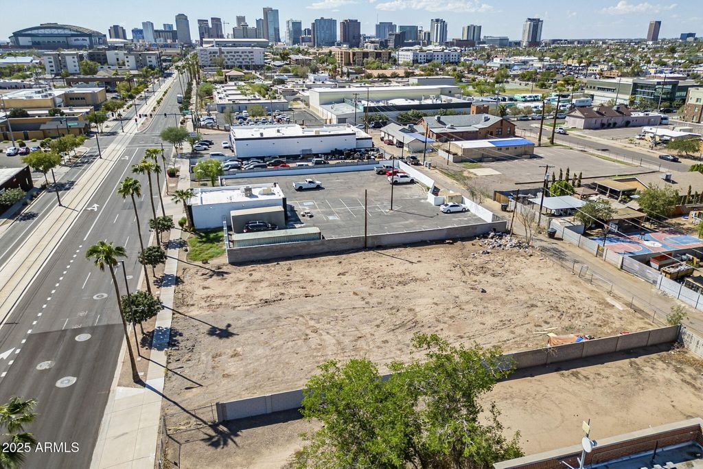 Photo of 1426 E Washington Street #19 &amp; 20, Phoenix, AZ 85034 (MLS # 6921268)