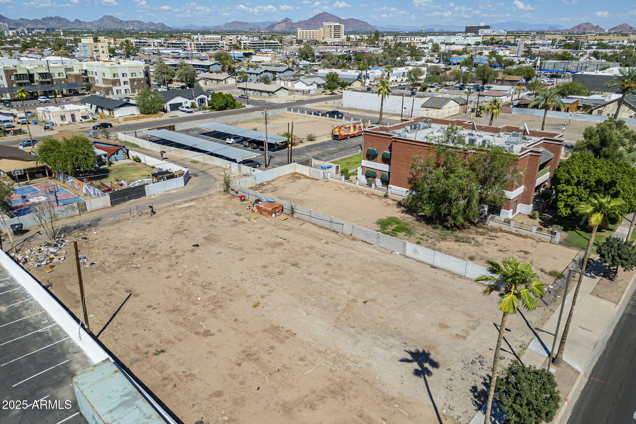 1426 E WASHINGTON Street 19 & 20