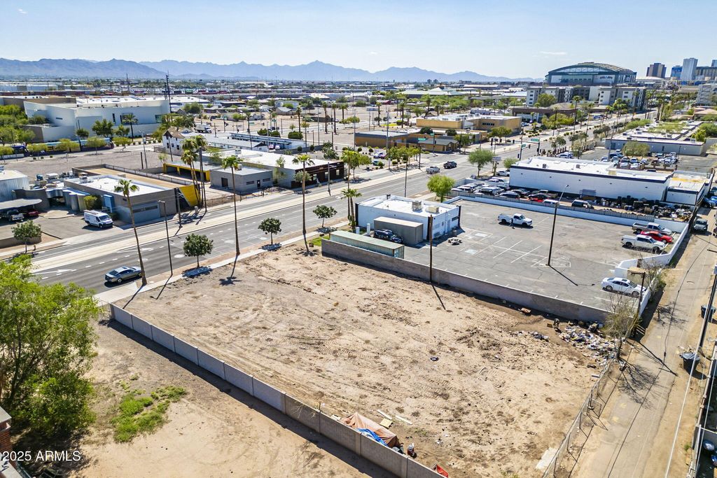Photo of 1426 E Washington Street #19 &amp; 20, Phoenix, AZ 85034 (MLS # 6921268)