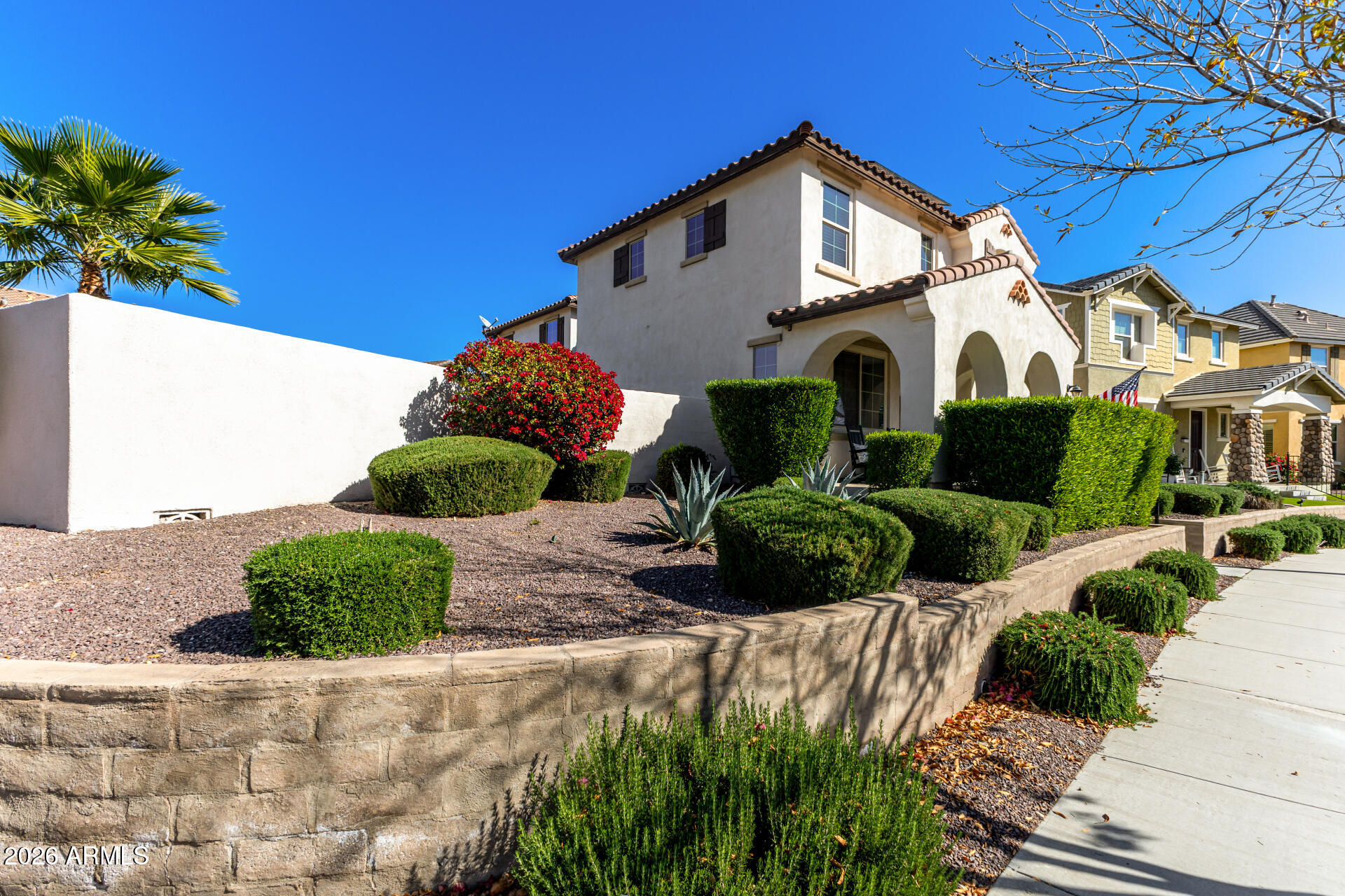 2239 N HERITAGE Street