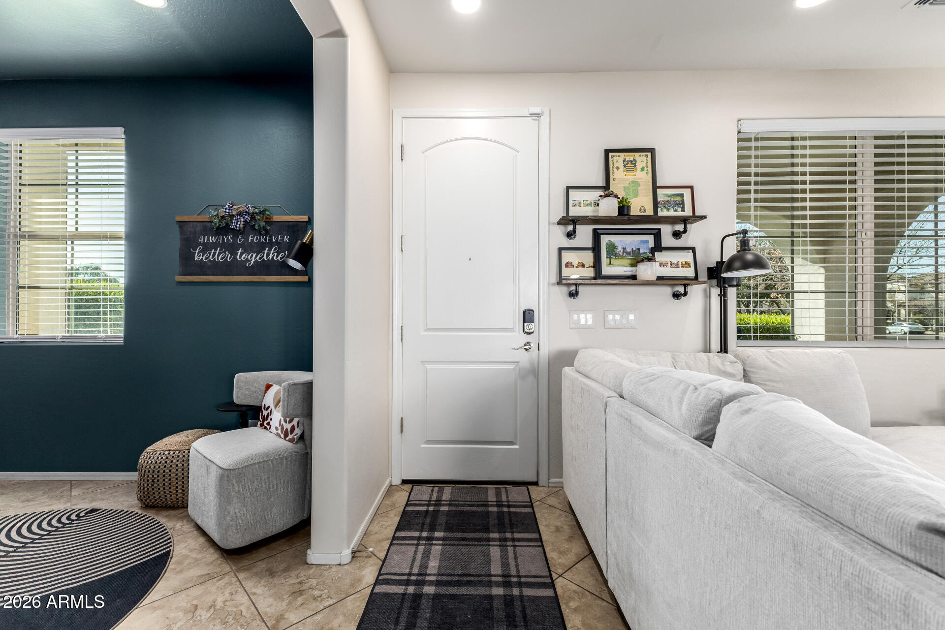 2239 N HERITAGE Street