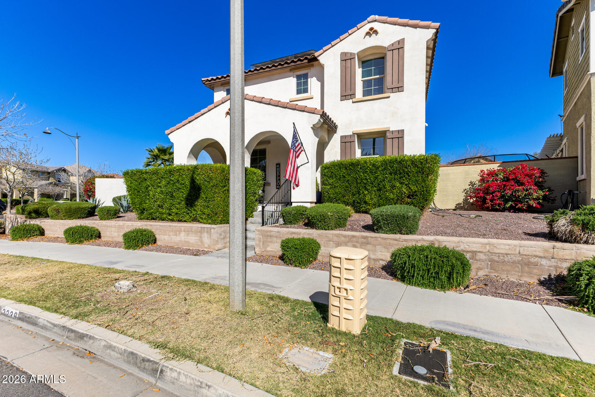 2239 N HERITAGE Street