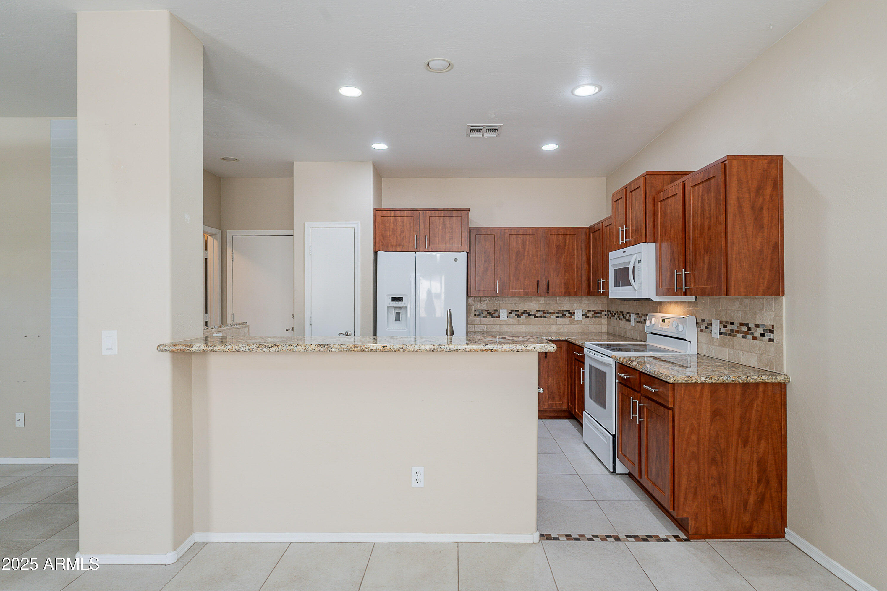 440 S VAL VISTA Drive 11