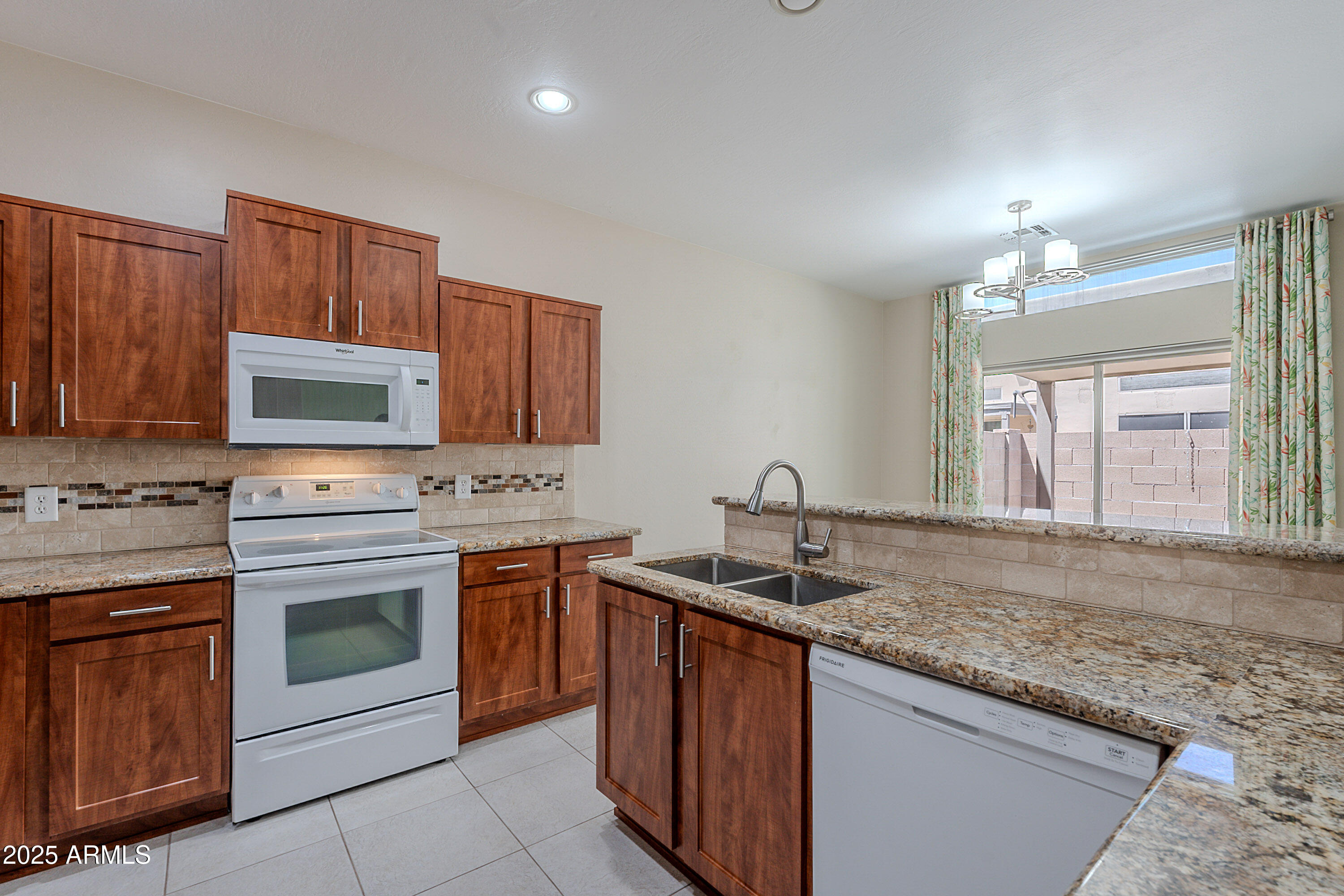 440 S VAL VISTA Drive 11