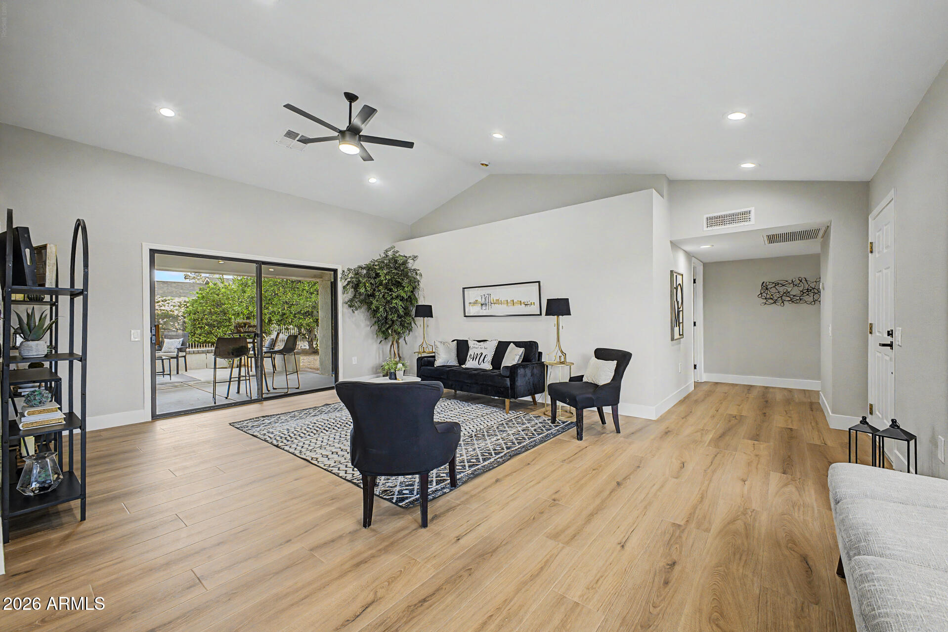 14426 W WHITE ROCK Drive