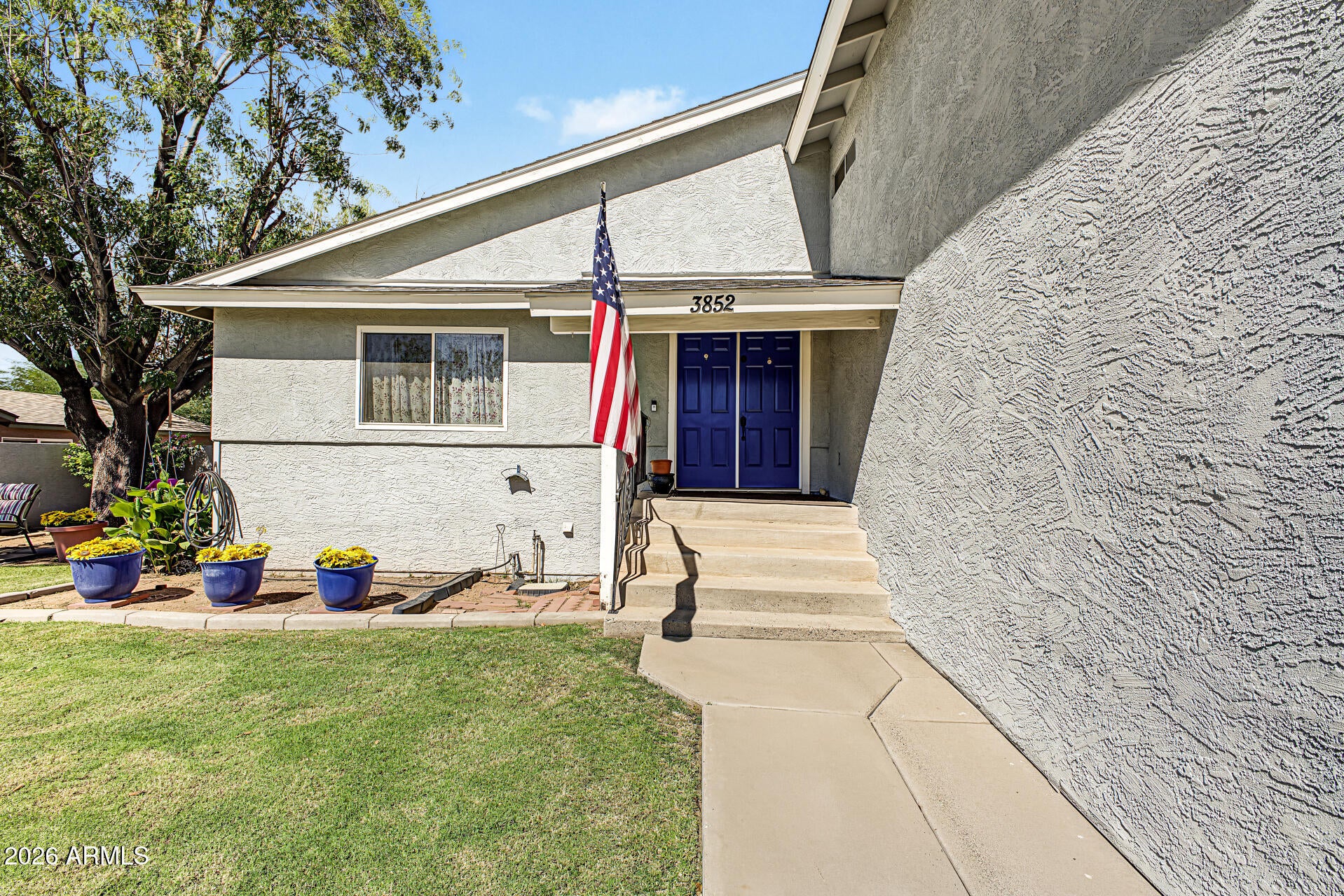 3852 E GABLE Avenue